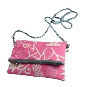 Sari Bari Pink Floral Upcycled Crossbody Bag EUC Summer Spring Sustainable